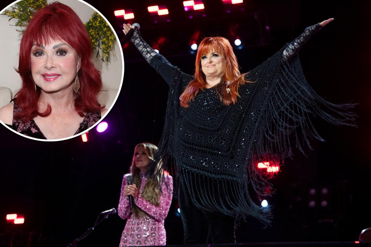 Wynonna Judd honors late mother Naomi with performance by CMA Fest