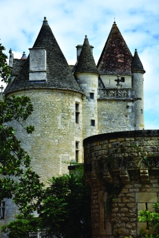 Baker's mansion, the Château des Milandes in the Dordogne, where she housed refugees. 