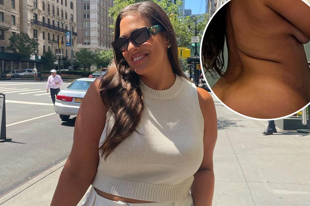 Ashley Graham poses naked on Instagram: 'My booty is out'