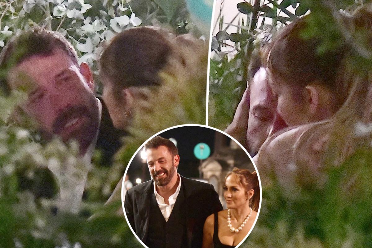 Ben Affleck Cries At Jennifer Lopez's Birthday Dinner In Paris