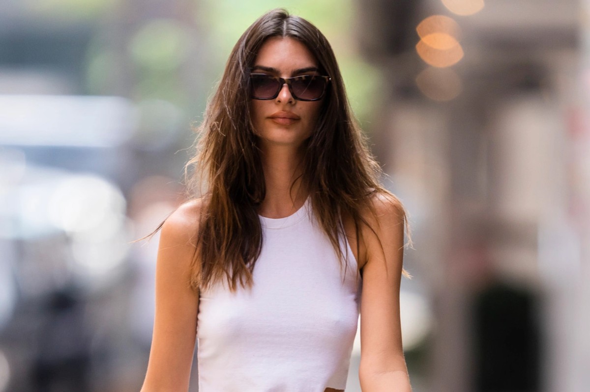 Emily Ratajkowski Steps Out Solo After Husband Split And More Star Snaps