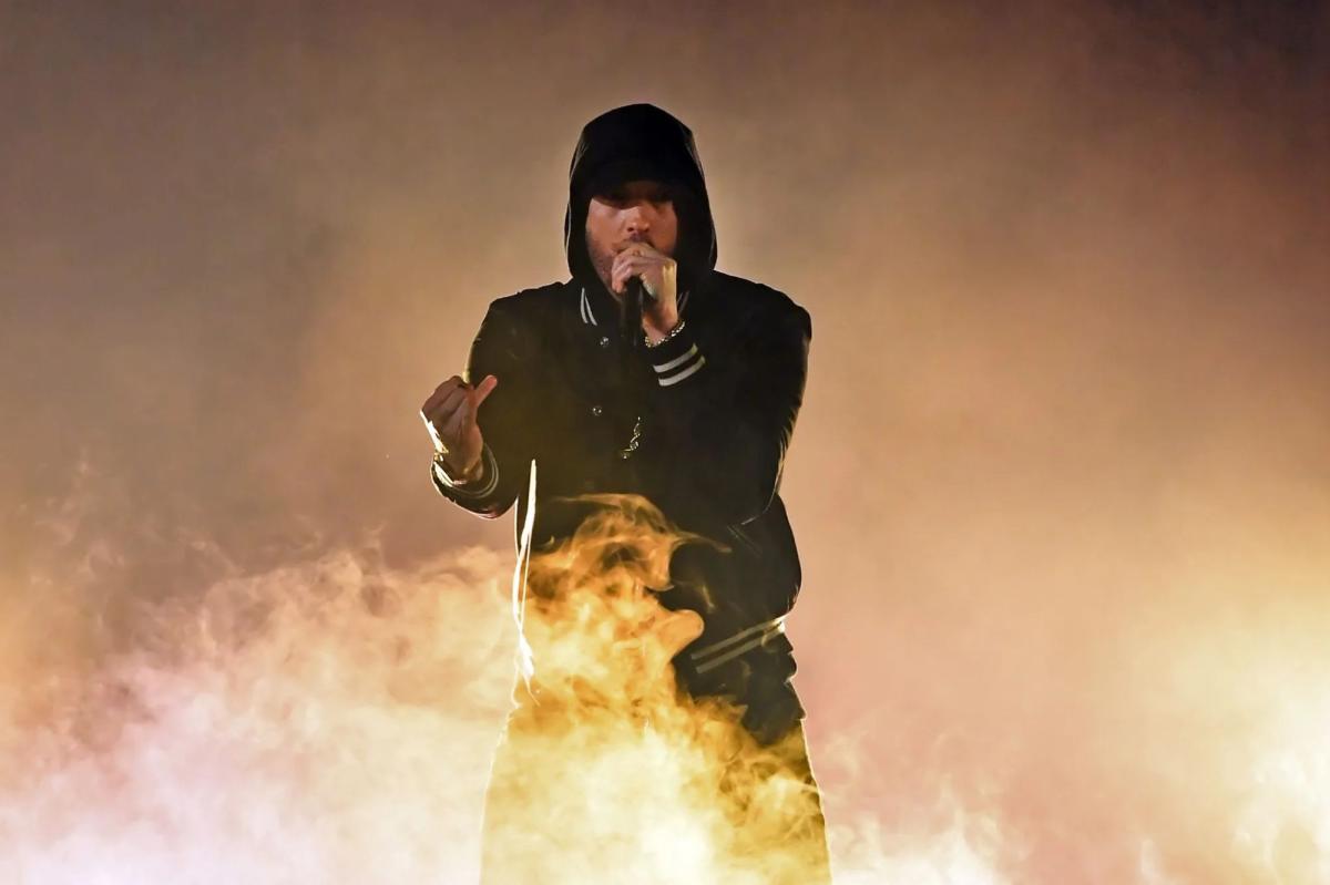 Eminem Unveils 'Curtain Call 2' Album, Teases New Song