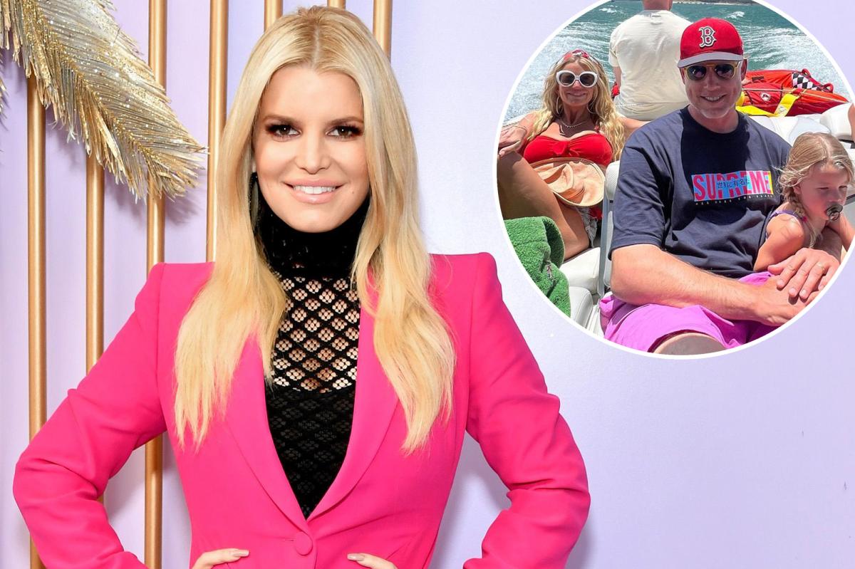 Jessica Simpson called for Birdie, 3, to get a pacifier