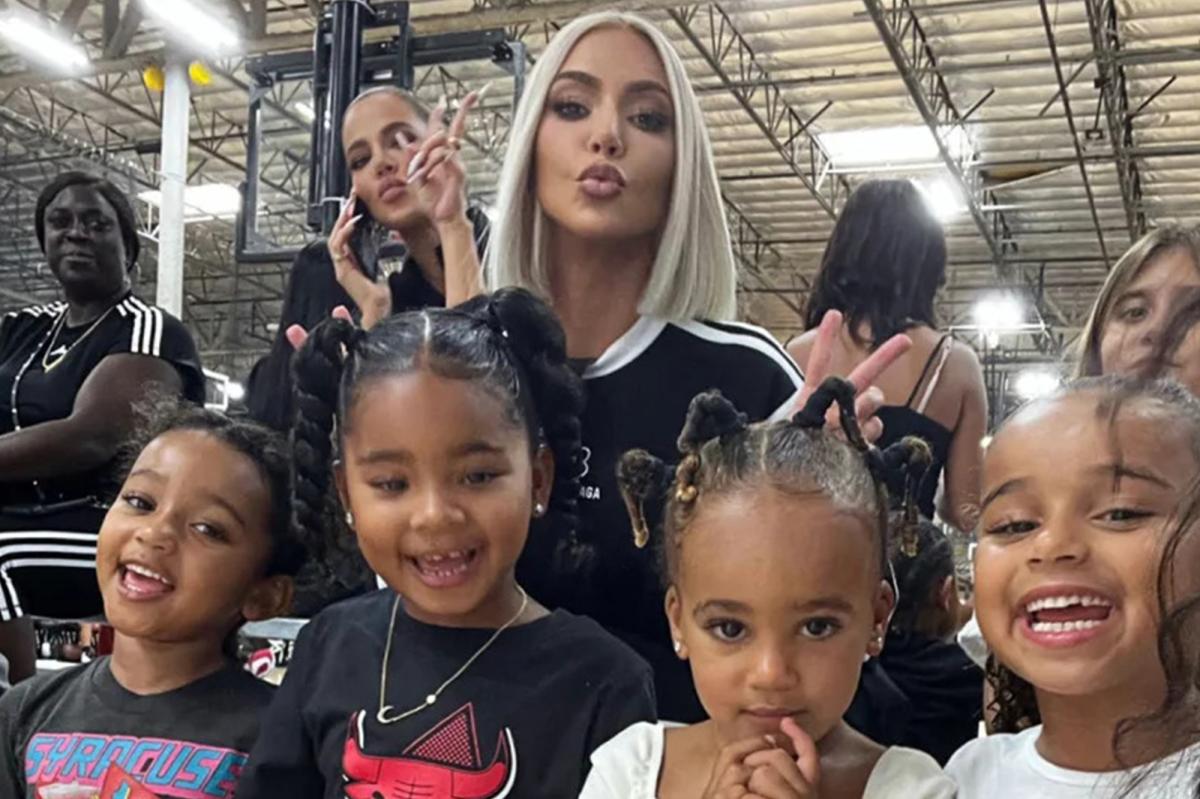 Khloé Kardashian, daughter Ware cheering on North at basketball game