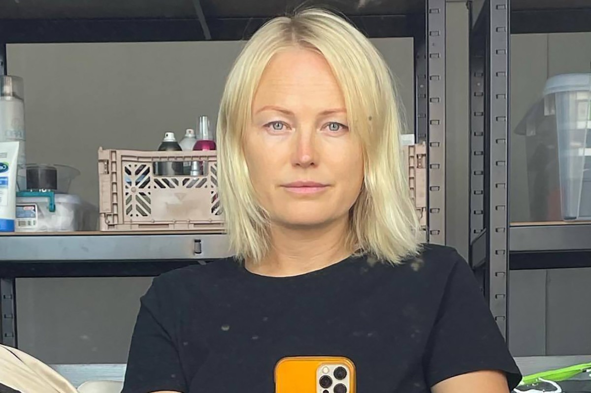 Malin Akerman shows off her makeup-free face and more starry shots