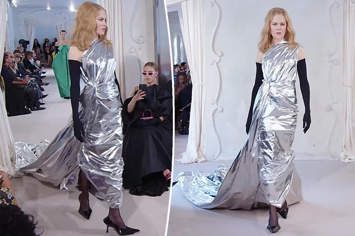 Nicole Kidman Walks In Balenciaga Show During Paris Fashion Week
