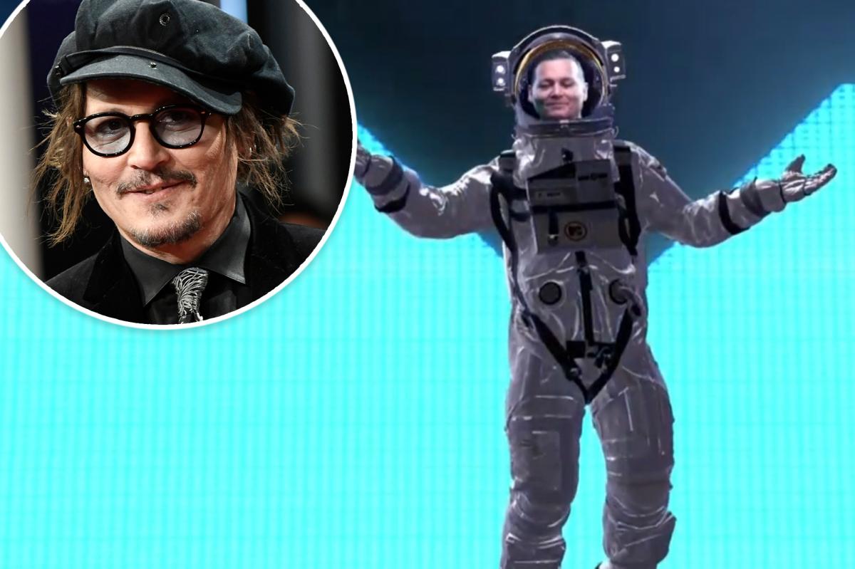 Johnny Depp Appears as Moon Person at MTV VMAs 2022