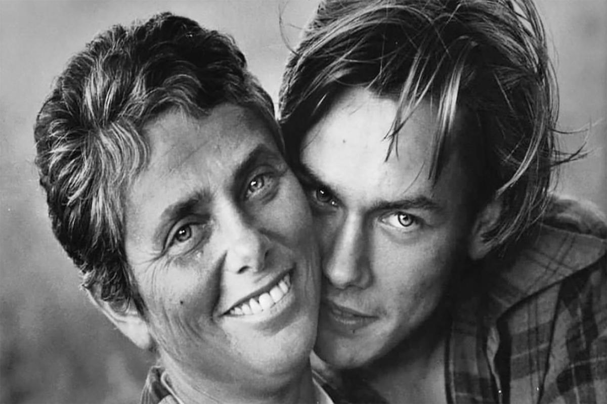 River Phoenix's mother and sister pay tribute to late actor on his birthday