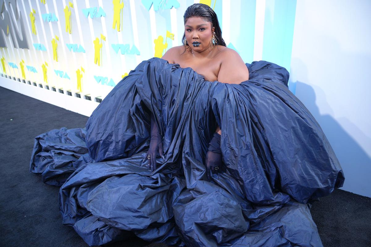 VMA's Live Red Carpet 2022: See All Celebrity Outfits