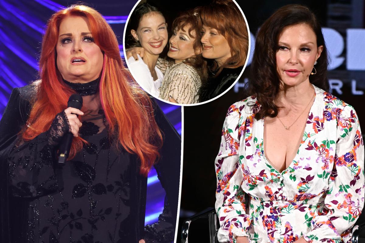 Wynonna and Ashley Judd are left out of mother Naomi .'s will