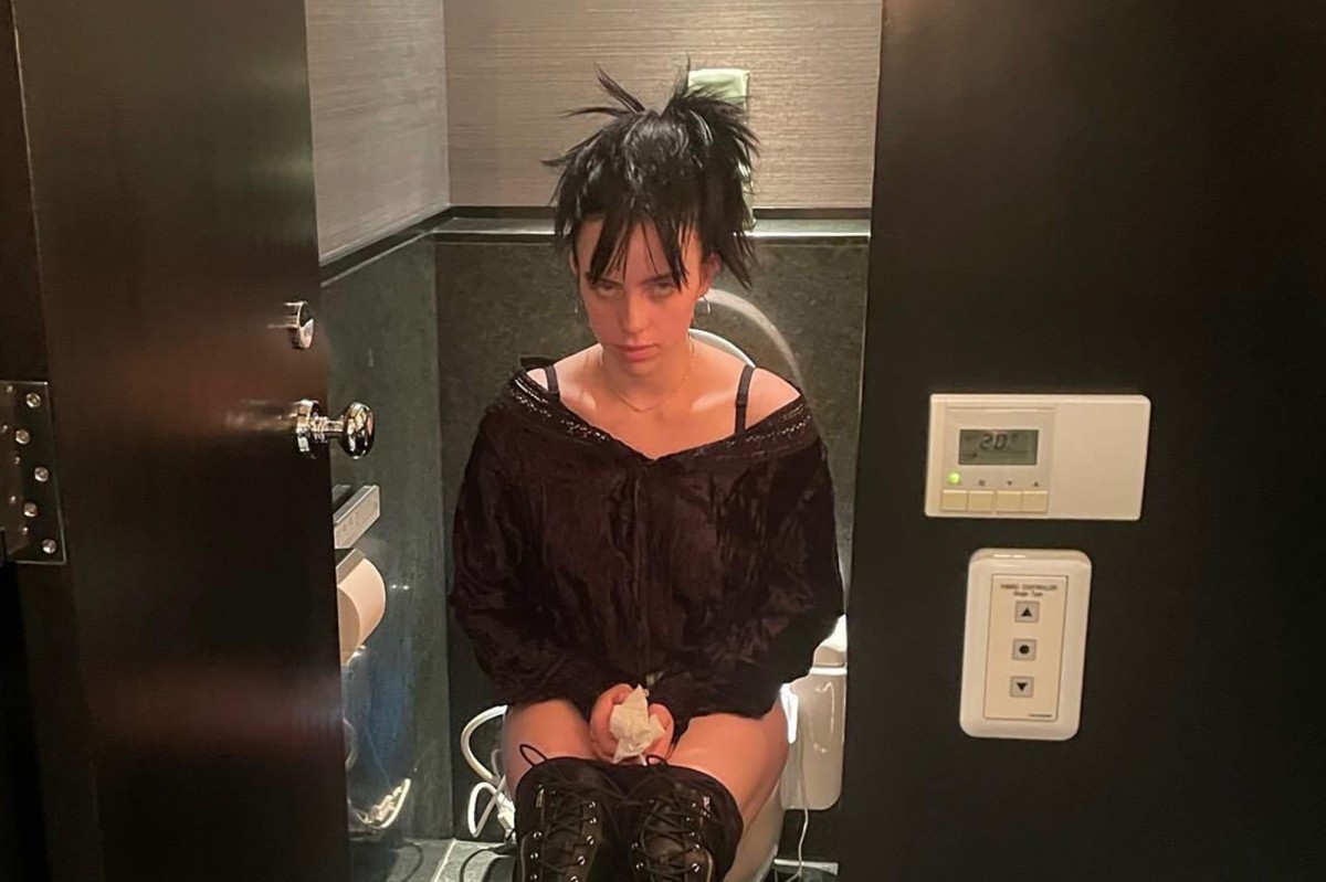 Billie Eilish uses a public toilet and more star photos
