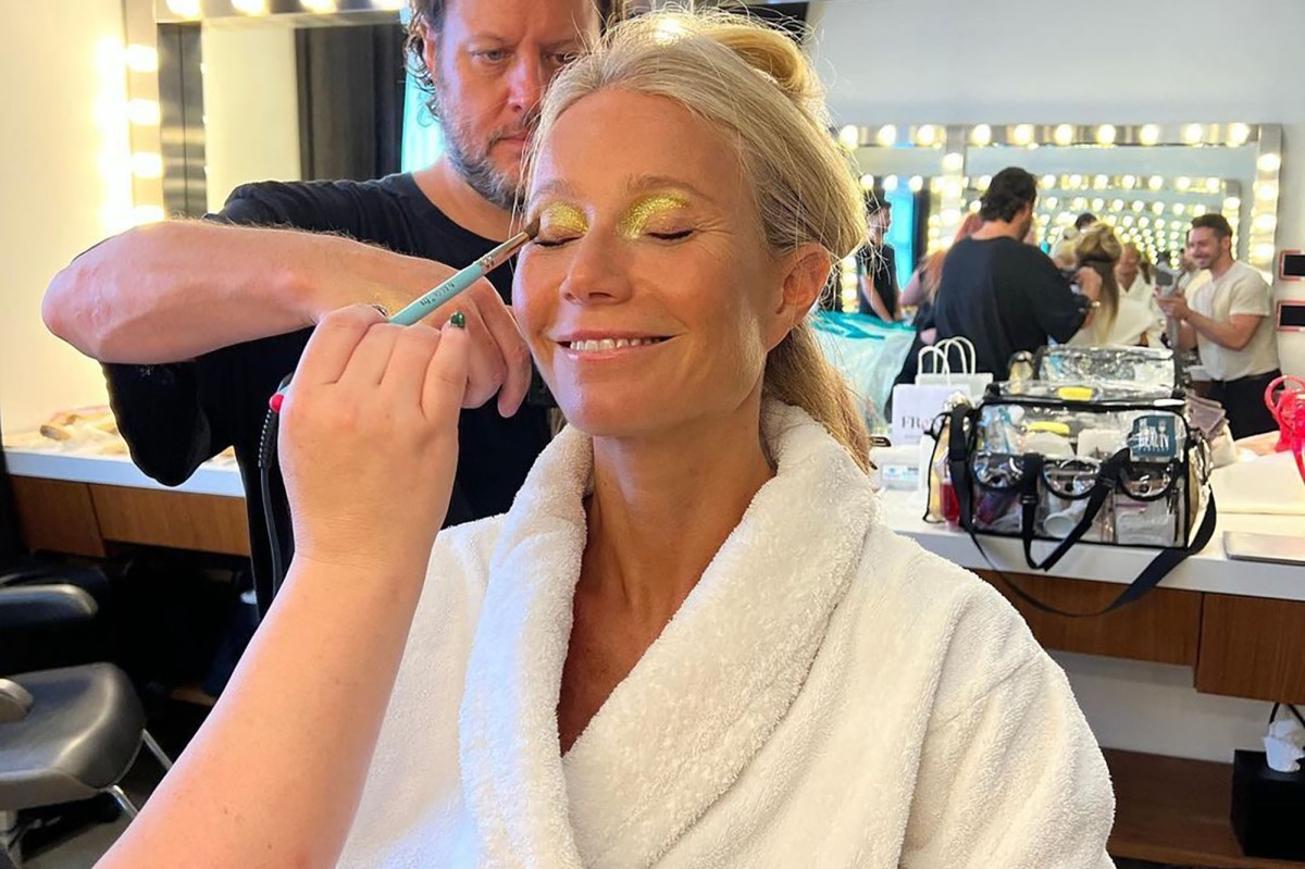 Gwyneth Paltrow prepares for her nude shoot and more star snaps