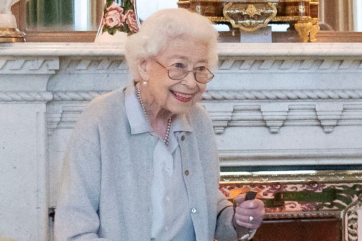 Inside Queen Elizabeth's Last Weekend Before Death