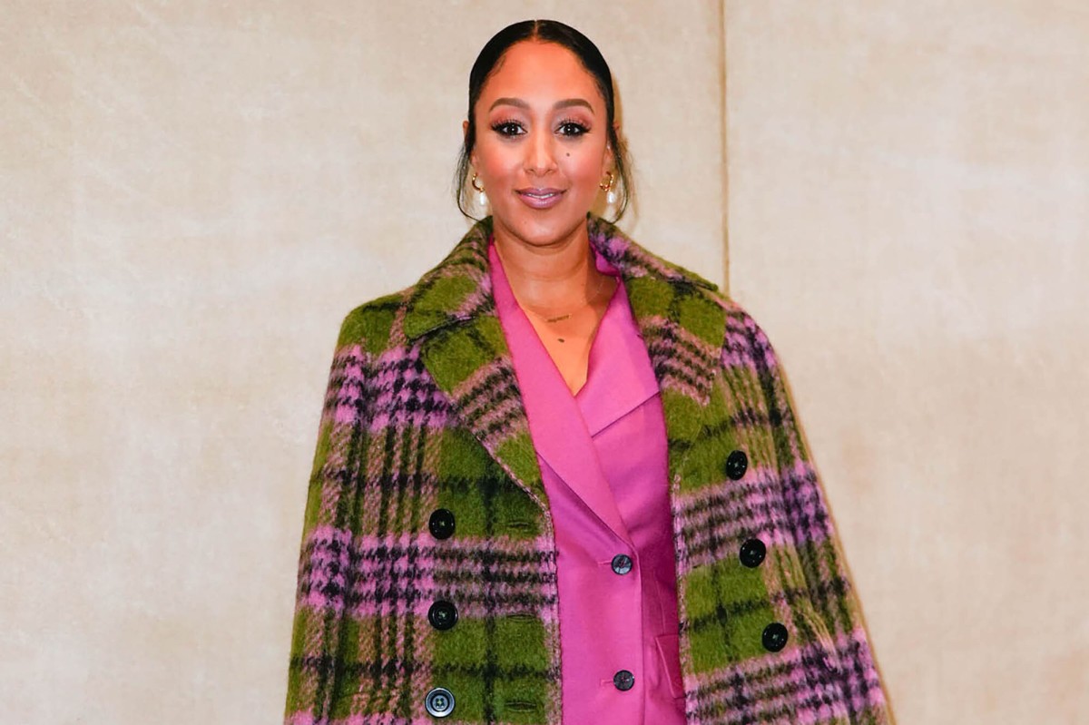 Tamera Mowry steps out amid divorce from sister Tia and more star snaps