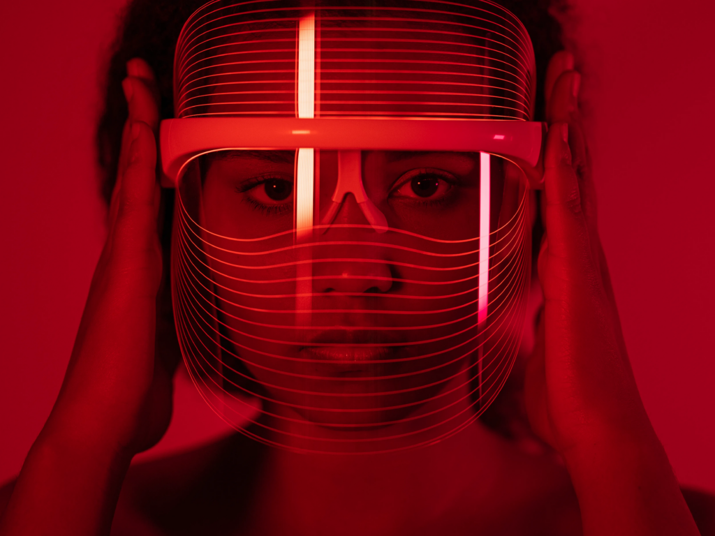Skin red light therapy? Anti-aging pros explain 2023 3